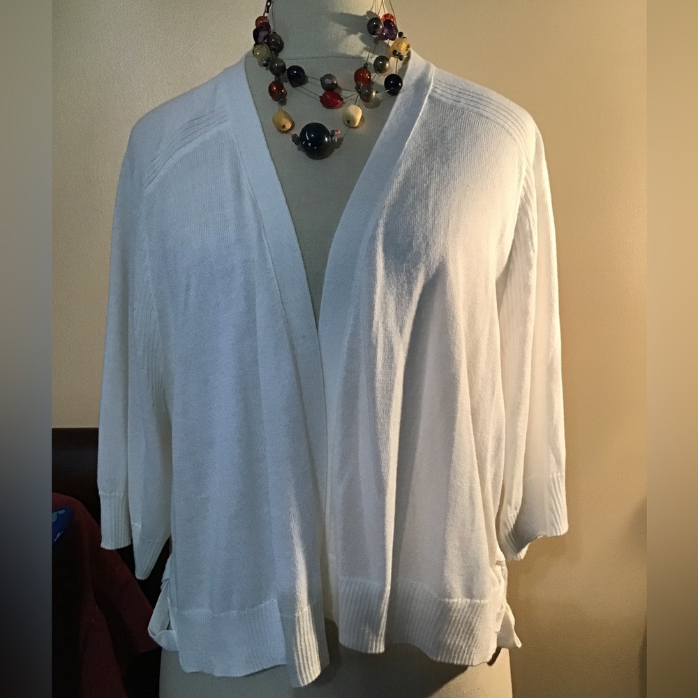 Women’s size extra-large Maurices three-quarter length sleeve sweater